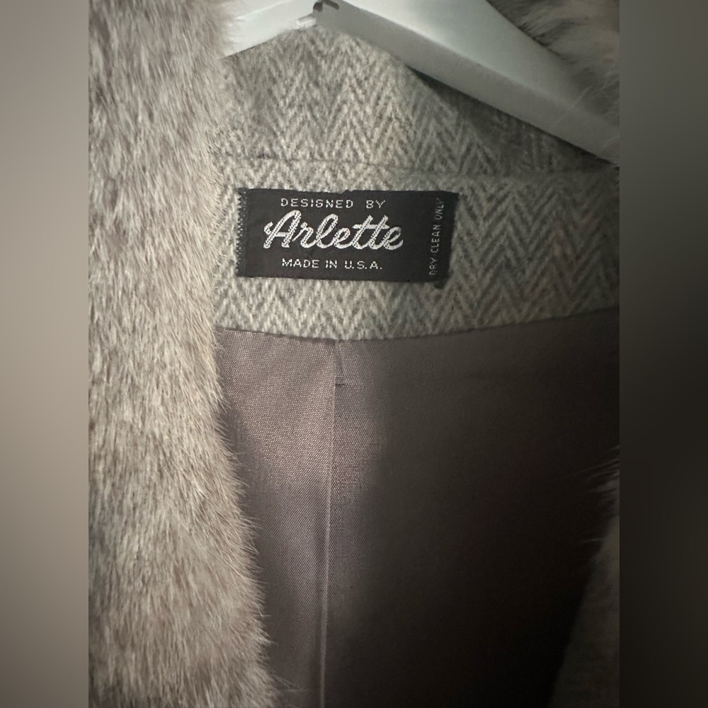 Vintage Arlette Herringbone Coat with Fur Trim - Picture 2 of 7